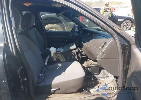 2011 Ford Crown Victoria Police Interceptor from USA, damaged, VIN 2FABP7BV4BX180275